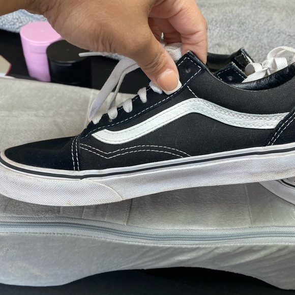 Vans womens size 7.5 mens 6.0. Worn needs a good cleaning. - Picture 4 of 8